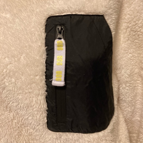 UGG Oatmeal Black Polyester Nylon Faux Fur Oversized Sweater Pullover size S - Picture 4 of 15